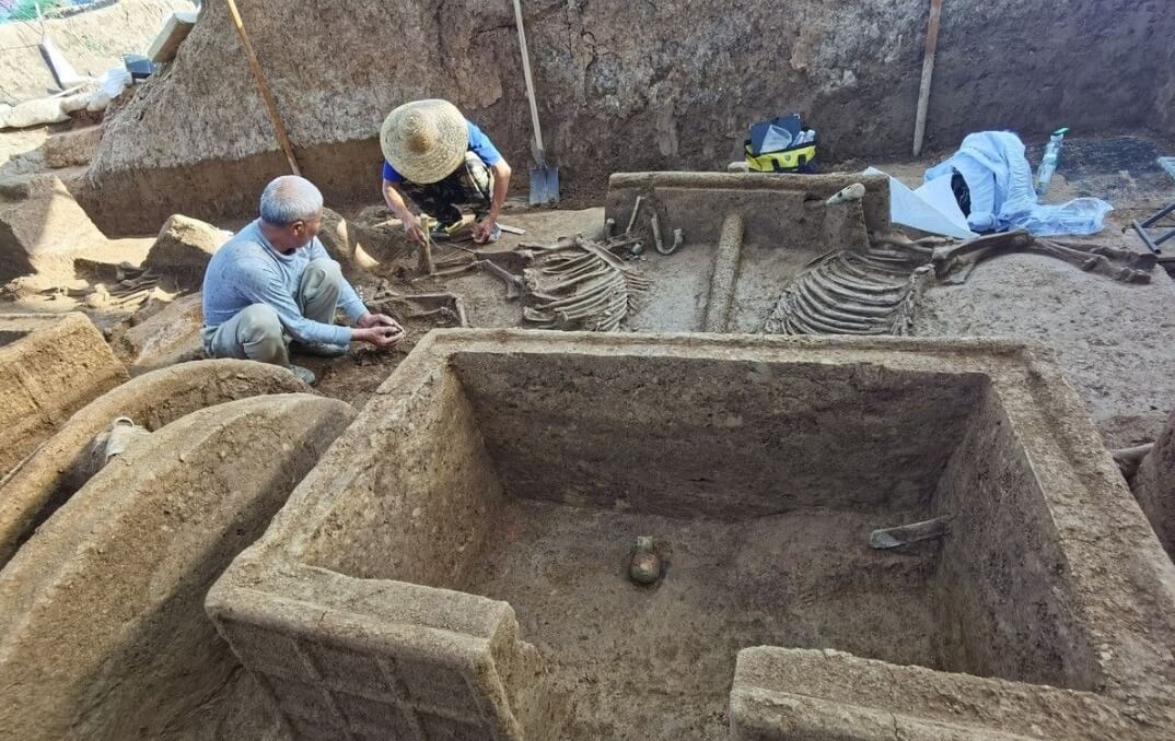 В Китае обнаружили гробницы воинов, который были похоронены заживо