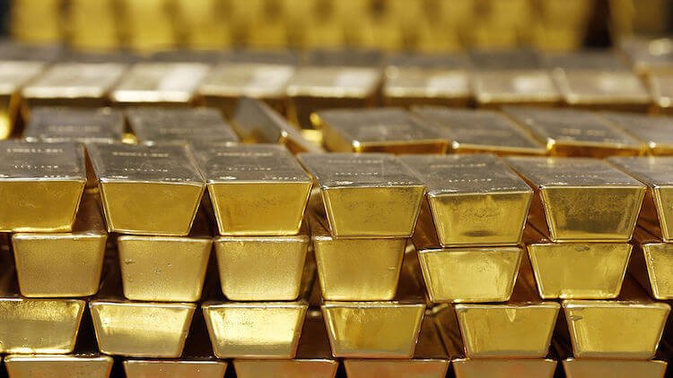 Сколько золота у самых богатых стран, где они его хранят и зачем оно нужно
